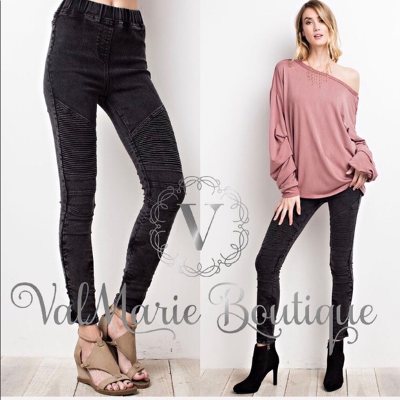 Black mineral washed moto stretchy jeans - Picture 2 of 3